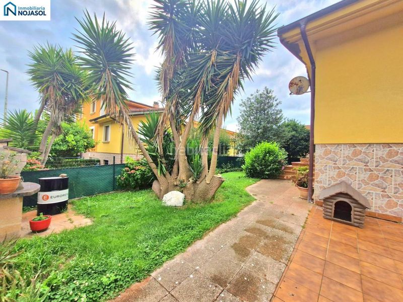 Foto 422d2ba4-4578-4c6e-b70a-f26127e9c057. Casa aparellada amb calefacció aparcament a Argoños