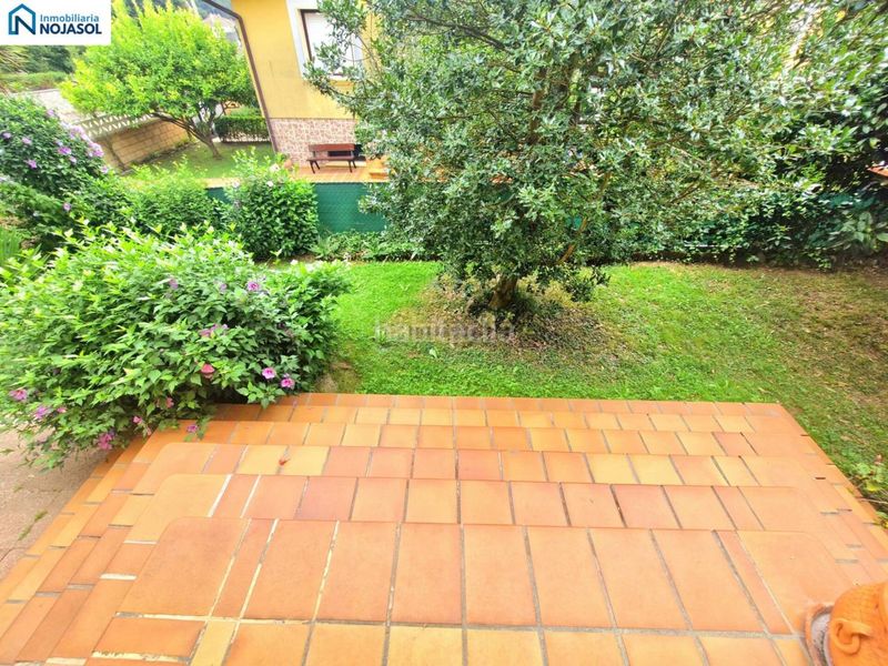 Foto 5f43c6a8-15c5-494e-b428-d2dcf2425704. Casa aparellada amb calefacció aparcament a Argoños