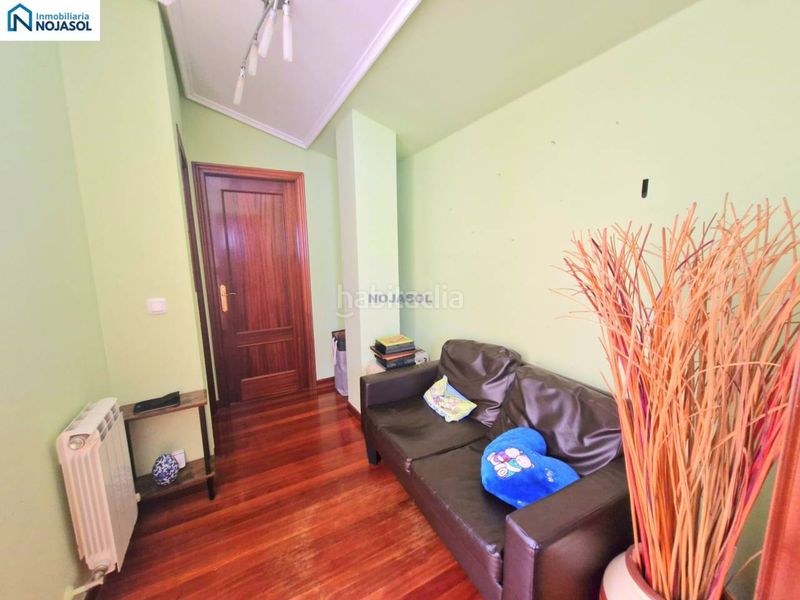 Foto a0c190c9-9f5d-4a0e-8c4c-0bf8d488e127. Casa aparellada amb calefacció aparcament a Argoños