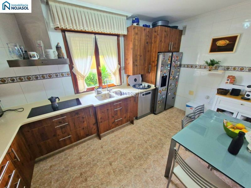 Foto ae408bb6-afa3-4166-a4d7-e1a9268b60dc. Casa aparellada amb calefacció aparcament a Argoños