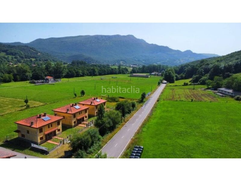 Foto b6272f31-3321-4f6c-869e-e7ac563d1d6e. Towny house with heating parking in Ruesga