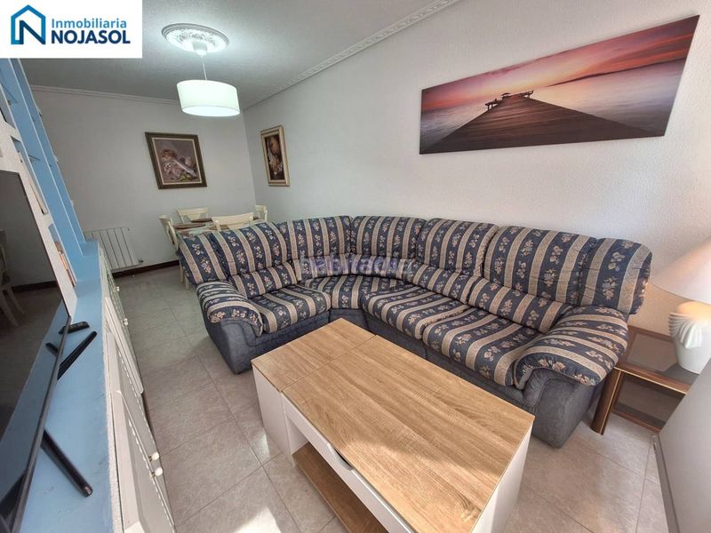 Foto 0394b334-f98e-4a91-92e7-118646a4b374. Rent apartment with heating parking in Palacio Noja
