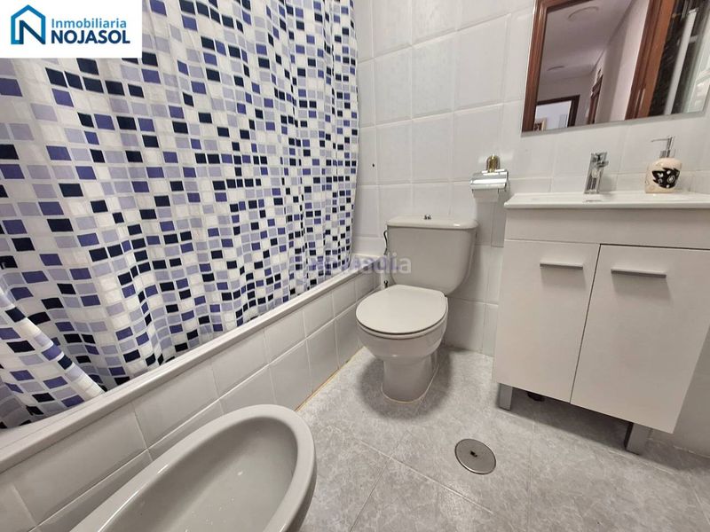 Foto 473d9ea9-f5a5-4370-b13d-c7da80c528e1. Rent apartment with heating parking in Palacio Noja