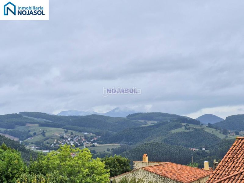 Foto f8797fb4-d4ac-4304-abf5-5a177928e81a. Casa adossada amb calefacció aparcament a Hazas de Cesto