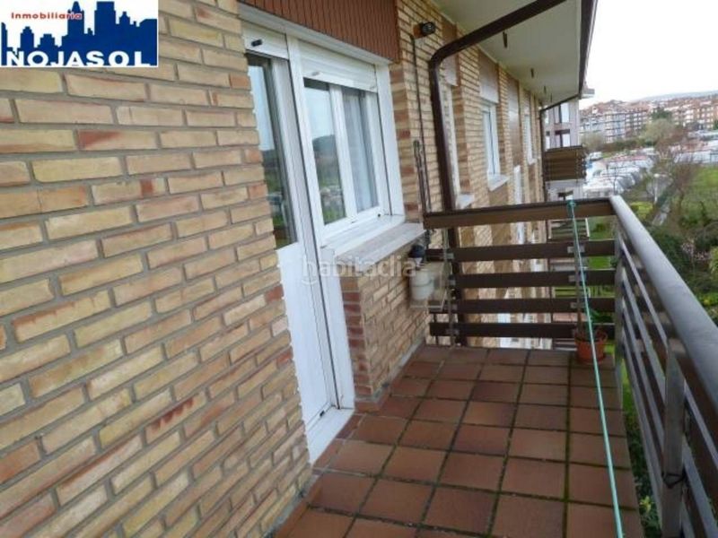 Foto c2cdb620-8e61-496a-8ef6-37421a83f792. Location appartement avec chauffage parking dans Ris Noja