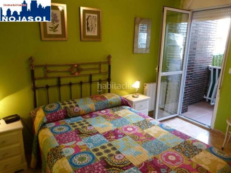 Foto c58478f3-42ee-4ed4-8f90-bf38e94a7298. Alquiler piso ref.002075 precioso bajo con jardin de 2 habitaciones urb con piscina en Noja