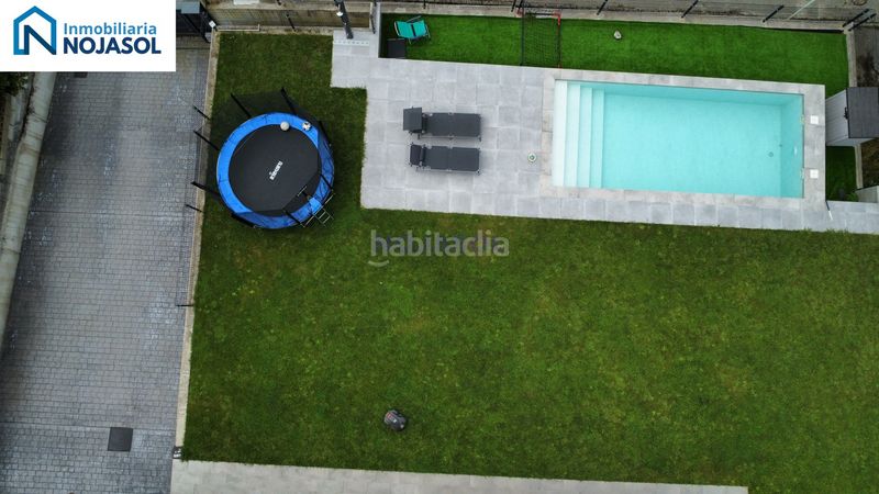 Foto 840e734a-4d3b-4ade-8315-9f700c081cff. Xalet 259m<sup>2</sup> amb calefacció aparcament piscina a Meruelo
