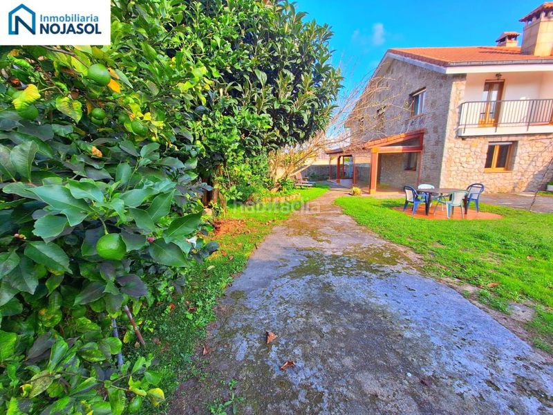 Foto 2054b040-da3a-42d2-acca-83dcae444278. Alquiler casa pareada en calle las viñas 73 ref.002436 chalet pareado 2 habit. con jardin en Noja