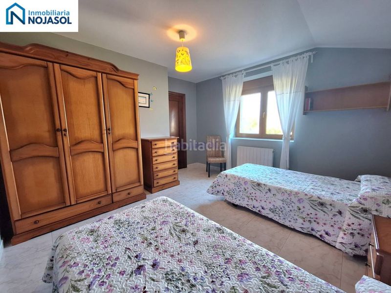 Foto 27ebd679-7d32-42ed-a4a2-f68c674eeabd. Alquiler casa pareada en calle las viñas 73 ref.002436 chalet pareado 2 habit. con jardin en Noja