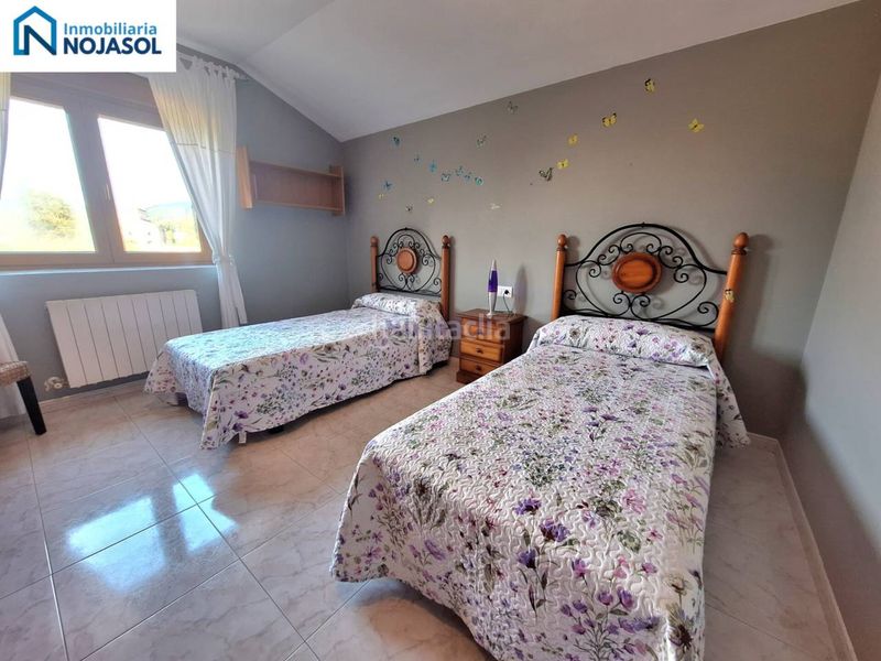 Foto 6c608870-fe9e-4f09-ab46-d37e06116bd0. Alquiler casa pareada en calle las viñas 73 ref.002436 chalet pareado 2 habit. con jardin en Noja