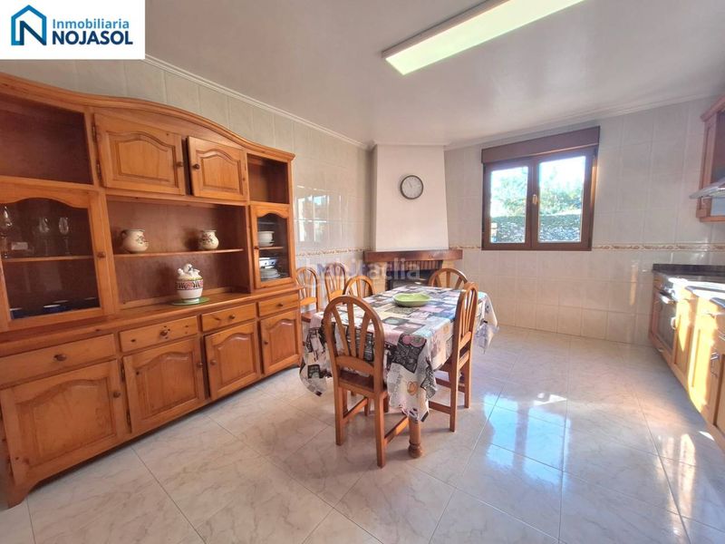 Foto 96e4f5ba-c92e-4ecf-a4a5-051835ce13d0. Alquiler casa pareada en calle las viñas 73 ref.002436 chalet pareado 2 habit. con jardin en Noja