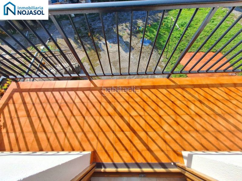 Foto a9351f6d-eac5-48bc-abd9-498eb6654ba5. Alquiler casa pareada en calle las viñas 73 ref.002436 chalet pareado 2 habit. con jardin en Noja