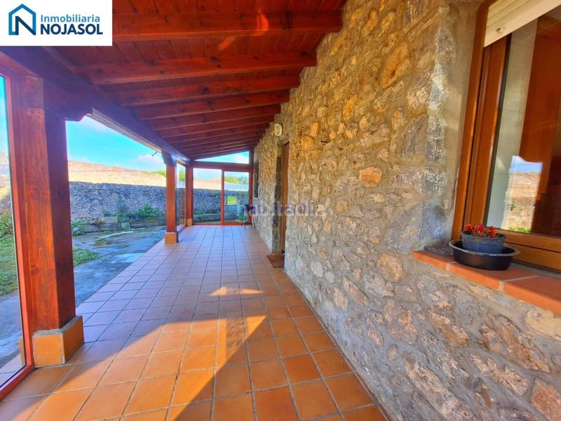 Foto c9e911d8-90cc-4016-8be4-67af092b605d. Alquiler casa pareada en calle las viñas 73 ref.002436 chalet pareado 2 habit. con jardin en Noja