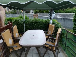 Lloguer Apartament a Los pinares 9. Ref 002290 bajo con jardín a 250m del centro de la villa