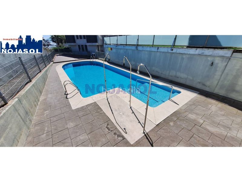 Foto 0565ee70-4800-42d6-8682-f8a222ab230a. Alquiler apartamento en calle la costa 2 ref. 002292 bajo con jardín urbanización exclusiva con piscina, zona infantil y pin pon en Noja