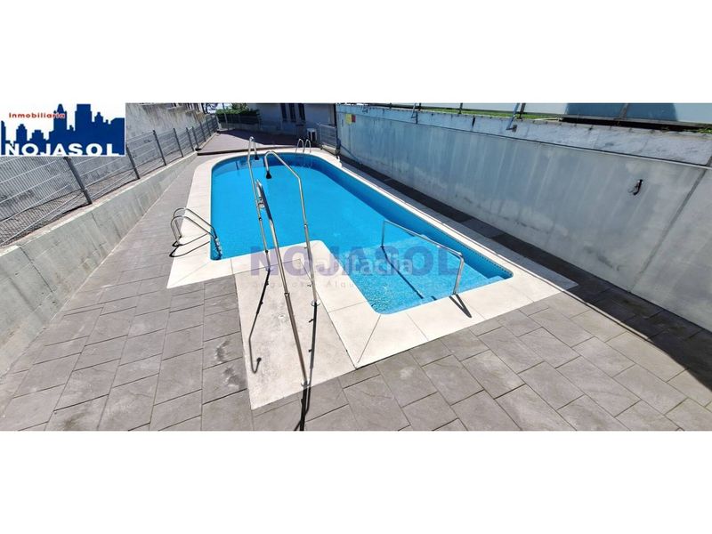 Foto 5b57ff6c-57ee-4344-8069-e3ab1f03abd4. Alquiler apartamento en calle la costa 2 ref. 002292 bajo con jardín urbanización exclusiva con piscina, zona infantil y pin pon en Noja
