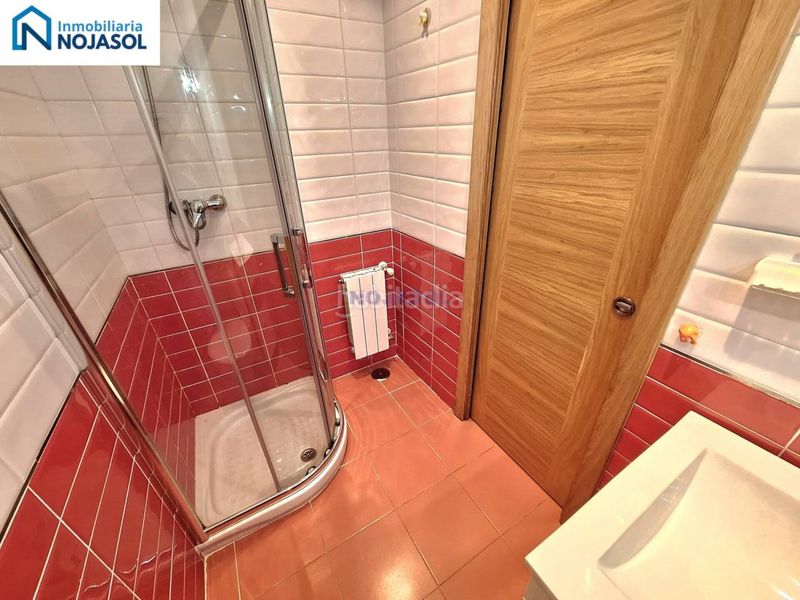 Foto 6e73aba0-abb1-48c2-a94a-71c43f0b4907. Alquiler apartamento en calle la costa 2 ref.002233 bajo con jardín 2hab trengandin exclusivo en Noja