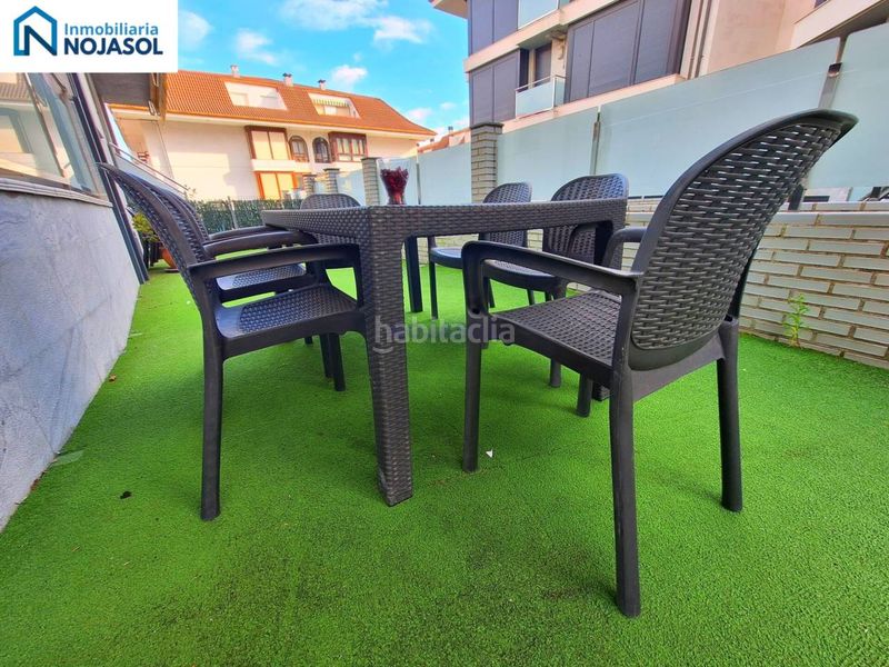 Foto eec25b61-ee5d-434f-980b-bc4d4dfd87c5. Alquiler apartamento en calle la costa 2 ref.002233 bajo con jardín 2hab trengandin exclusivo en Noja