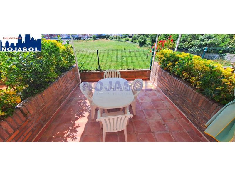 Foto 6080e3bf-ae34-4809-b4f2-bcce402bad04. Lloguer apartament a alcarite 11 a Pedroso Noja