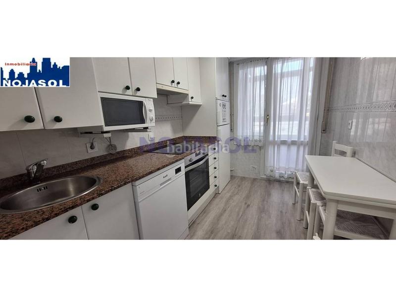 Foto 918093af-a679-451c-b23d-42c46f327543. Rent apartment in alcarite 11 in Pedroso Noja