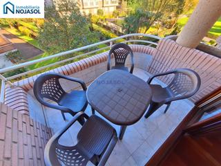 Miete Etagenwohnung in Ris 73. Ref. 002207  piso 3hab. con piscina y garaje en ris