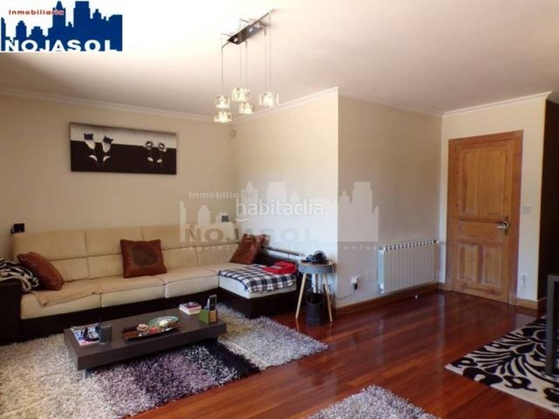 Foto 673dab86-fe30-48ba-b416-1ff0b1063a13. Casa aparellada amb calefacció aparcament piscina a Bareyo