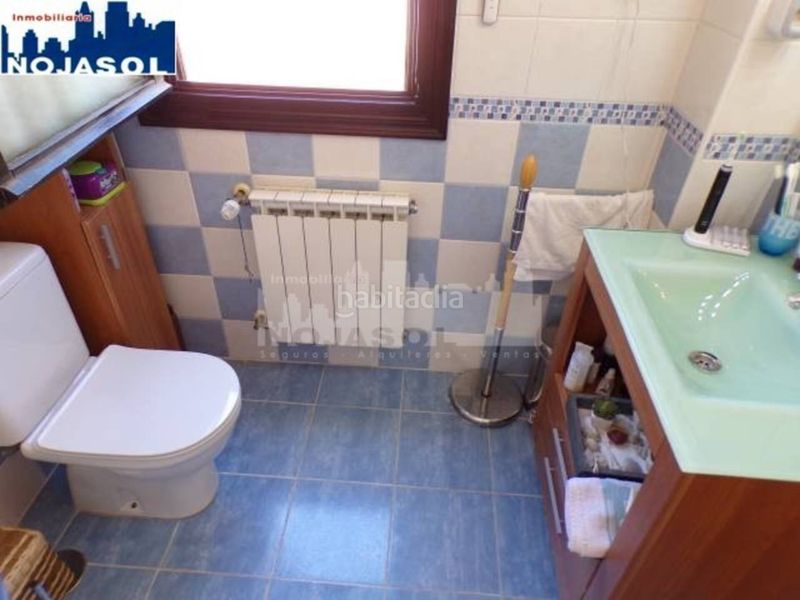 Foto 7afe3a8a-d1d4-41ad-bf68-c5a0090030b0. Casa aparellada amb calefacció aparcament piscina a Bareyo