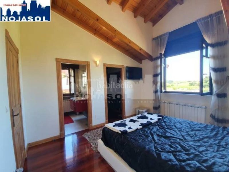 Foto ca565303-08b9-4944-a29c-51cc04005b06. Casa aparellada amb calefacció aparcament piscina a Bareyo