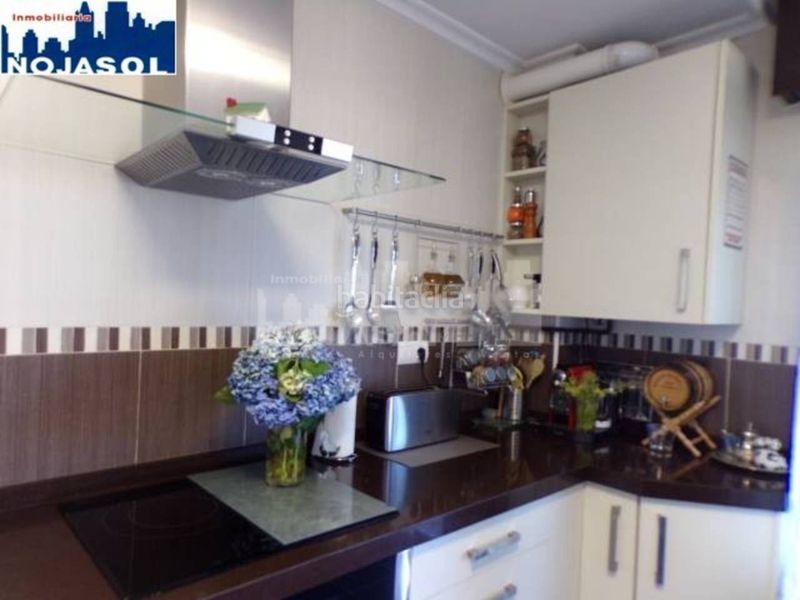 Foto f21d4231-9a41-43d4-b878-8fe23cec7b48. Casa aparellada amb calefacció aparcament piscina a Bareyo