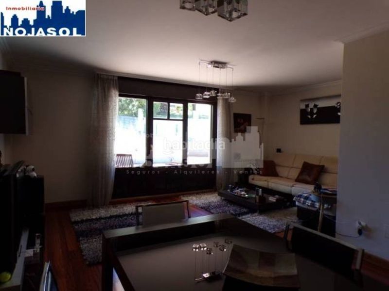 Foto f88bdaf3-7572-4f91-8f0a-0310b19c1e86. Casa aparellada amb calefacció aparcament piscina a Bareyo