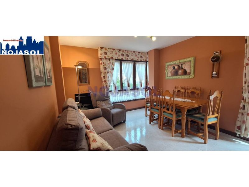 Foto 09277123-b4c3-487d-ba7b-177c1d9f602e. Location appartement dans calle ris 4 dans Palacio Noja