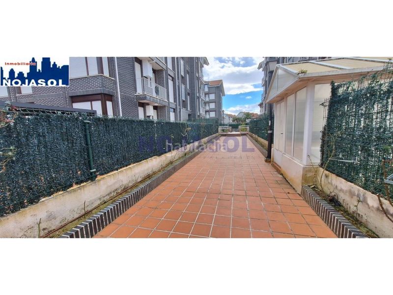 Foto 9ee1ef1b-0fde-4aa3-bbd7-0e673ffe34f9. Location appartement dans calle ris 4 dans Palacio Noja