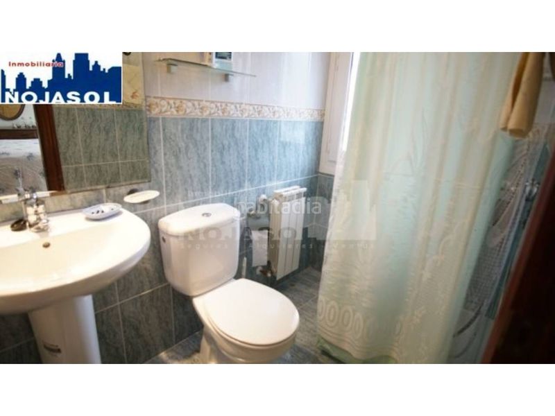 Foto 0bbec10d-083c-4d53-90dd-ceebdf1eaf5a. Alquiler apartamento en calle el bosque 5 ref.002065 piso 2 habitaciones con terraza, zonas verdes, piscina, pista baloncesto, fronton, parque infantil. en Noja
