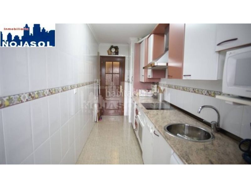 Foto 1c3edf5d-7dff-4980-889c-f1de7d70375d. Alquiler apartamento en calle el bosque 5 ref.002065 piso 2 habitaciones con terraza, zonas verdes, piscina, pista baloncesto, fronton, parque infantil. en Noja