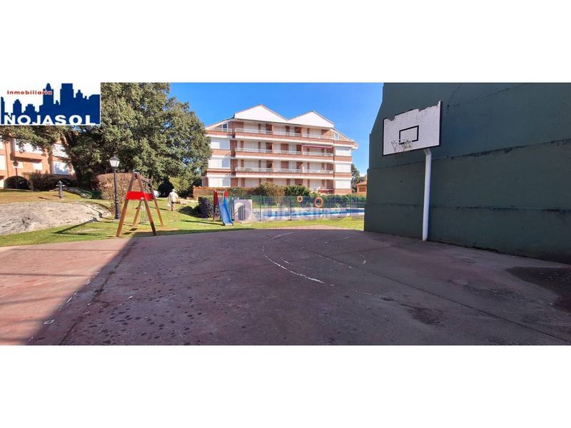 Foto 2869f448-cbb5-49e0-b2ce-28d5c14cb5af. Alquiler apartamento en calle el bosque 5 ref.002065 piso 2 habitaciones con terraza, zonas verdes, piscina, pista baloncesto, fronton, parque infantil. en Noja