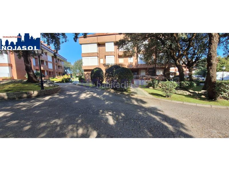Foto 2a2a61c7-09db-4f0e-af2e-781c58a33cf3. Alquiler apartamento en calle el bosque 5 ref.002065 piso 2 habitaciones con terraza, zonas verdes, piscina, pista baloncesto, fronton, parque infantil. en Noja
