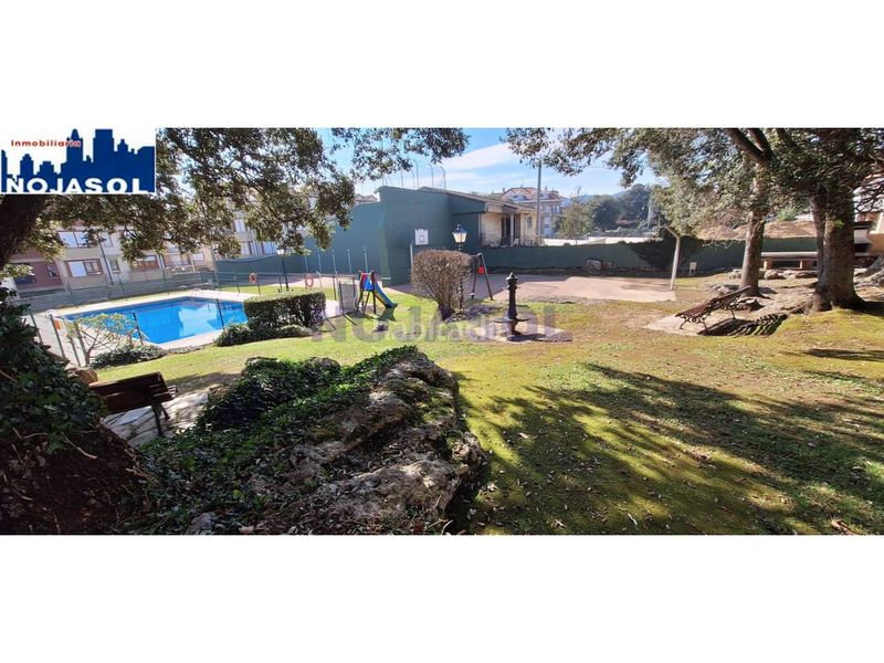 Foto 38c5cda0-128b-46ed-ba03-133e7f8b4c9b. Alquiler apartamento en calle el bosque 5 ref.002065 piso 2 habitaciones con terraza, zonas verdes, piscina, pista baloncesto, fronton, parque infantil. en Noja
