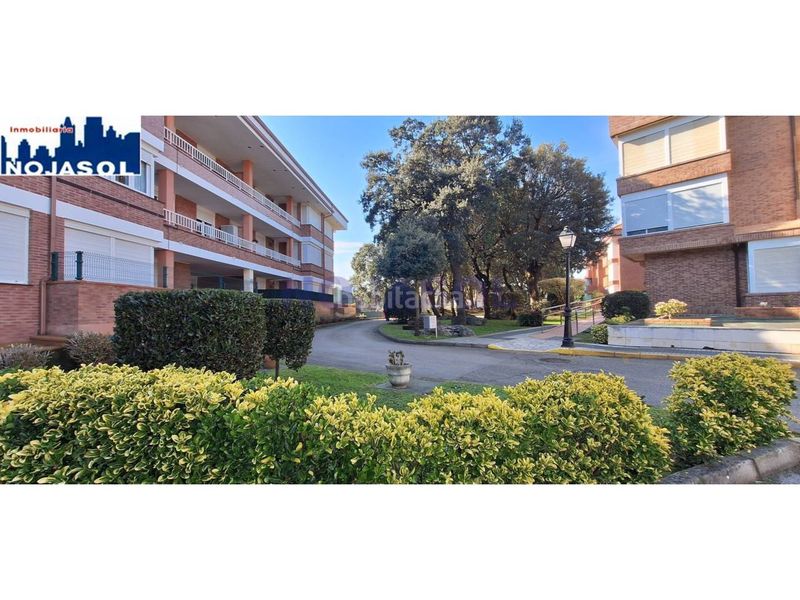 Foto 893f1cba-9b65-4109-a2a6-f5ecb823673d. Alquiler apartamento en calle el bosque 5 ref.002065 piso 2 habitaciones con terraza, zonas verdes, piscina, pista baloncesto, fronton, parque infantil. en Noja
