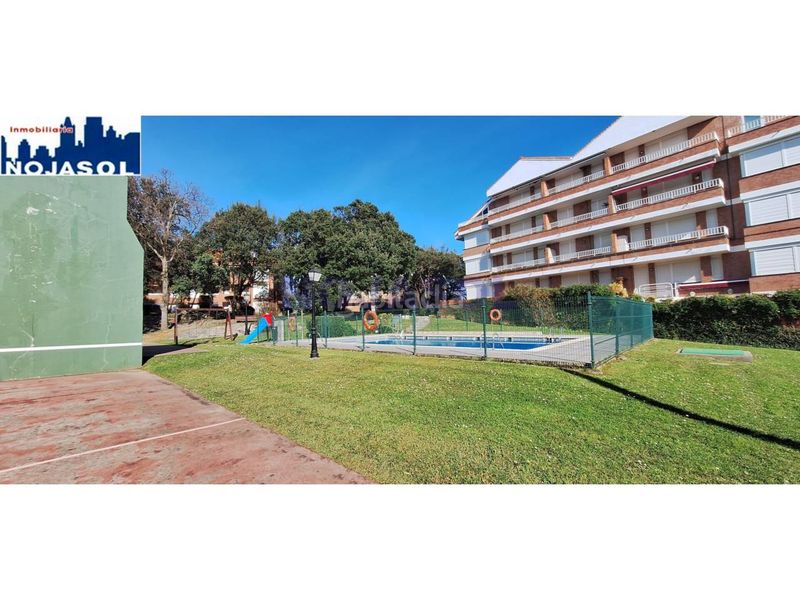 Foto c09b4cce-f982-43fd-90b5-ebdefdb2483f. Alquiler apartamento en calle el bosque 5 ref.002065 piso 2 habitaciones con terraza, zonas verdes, piscina, pista baloncesto, fronton, parque infantil. en Noja