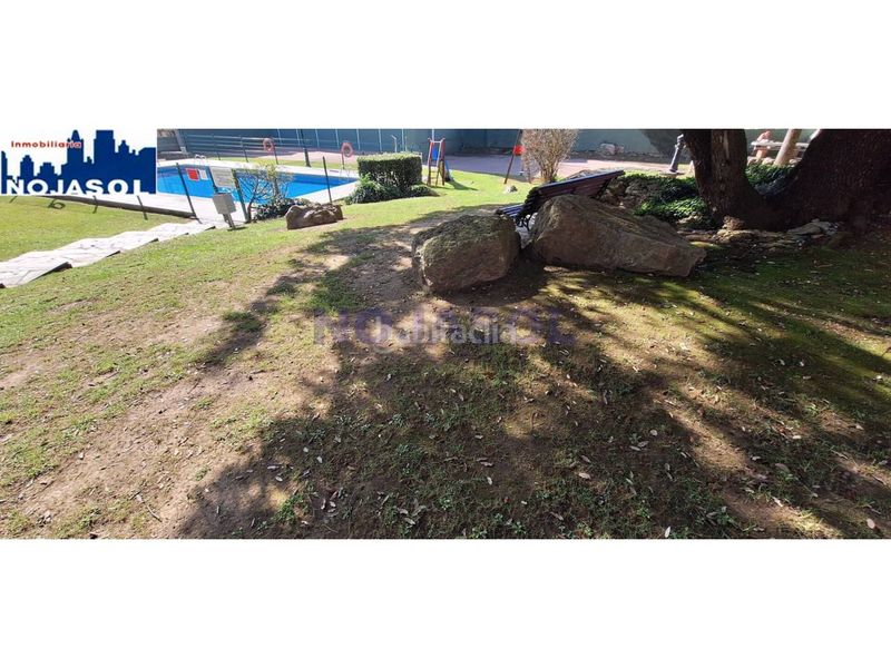Foto eda095ac-cc41-44fc-a6af-1c1289b59a8f. Alquiler apartamento en calle el bosque 5 ref.002065 piso 2 habitaciones con terraza, zonas verdes, piscina, pista baloncesto, fronton, parque infantil. en Noja
