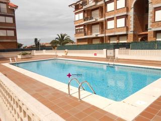 Rent Ground floor in Ris. Bajo con jardín alquiler. septiembre a junio