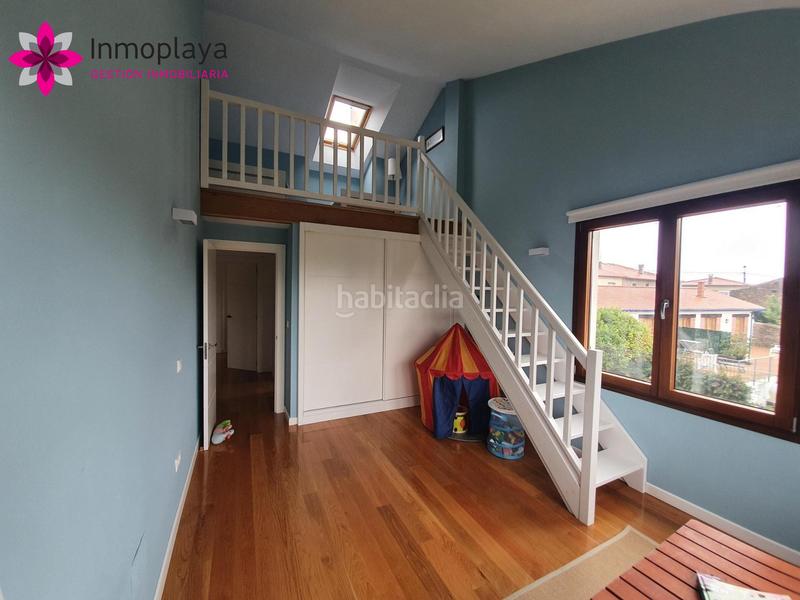Foto 0f40a9fb-b96f-48e6-a031-1655d540f696. Casa pareada espectacular chalet con piscina propia en isla en Arnuero