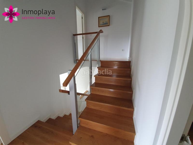 Foto df7ad3a0-47a9-47e8-8430-3b5a878e0d1f. Casa pareada espectacular chalet con piscina propia en isla en Arnuero