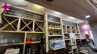 Local commercial à Ris. Bar cafetería completamente preparado en noja