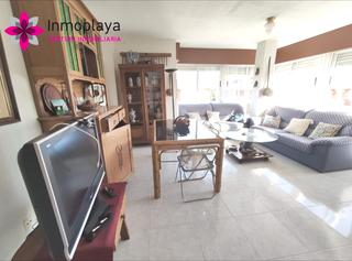 Attique à Pedroso. Piso de 3 habitaciones y piscina en entreplayas
