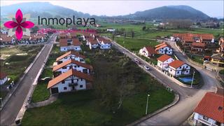 Casa pareada en Arnuero. Chalet en alvear castillo siete villas arnuero