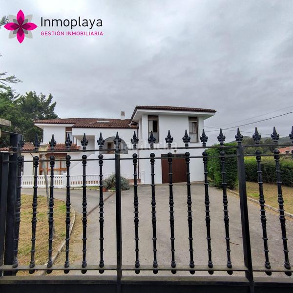 Foto 0cb107d7-ef11-4e2f-9b0e-e0391e1e18b1. Casa  independiente en castillo con terreno en Arnuero