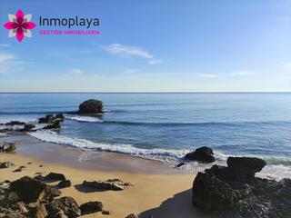 Erdgeschoss in Pedroso. Bajo con jardín y piscina