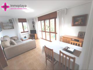 Appartement à Ris. Piso de vistas despejadas en ris