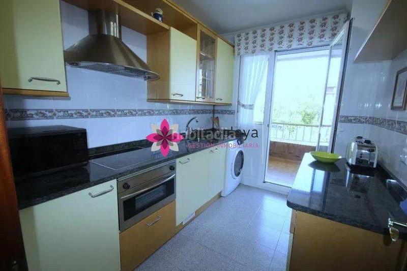 Foto 86c05164-5b23-4450-8575-fc301a569184. Appartamento con Riscaldamento parcheggio piscina in Noja